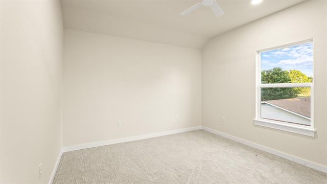 1867 Rockford Drive, Eufaula, OK 74432