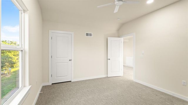 1867 Rockford Drive, Eufaula, OK 74432