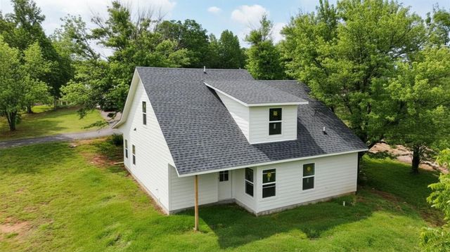 1867 Rockford Drive, Eufaula, OK 74432