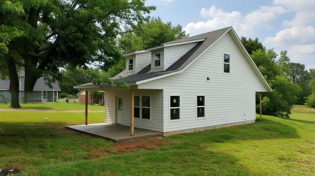 1867 Rockford Drive, Eufaula, OK 74432