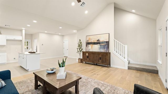 1867 Rockford Drive, Eufaula, OK 74432
