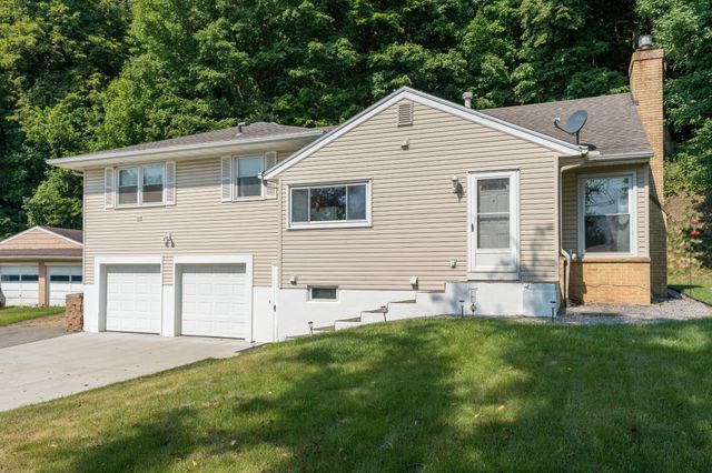 48186 Old River Bluff Road, Saint Peter, MN 56082