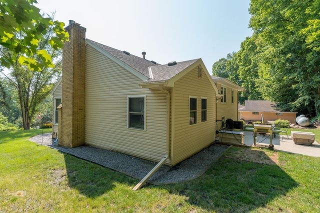 48186 Old River Bluff Road, Saint Peter, MN 56082