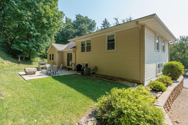 48186 Old River Bluff Road, Saint Peter, MN 56082