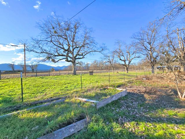 11220 Duggan Road, Central Point, OR 97502