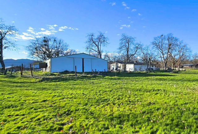 11220 Duggan Road, Central Point, OR 97502