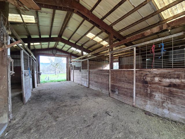 11220 Duggan Road, Central Point, OR 97502