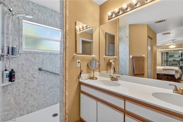 13400 Red Maple CIR, North Fort Myers, FL 33903