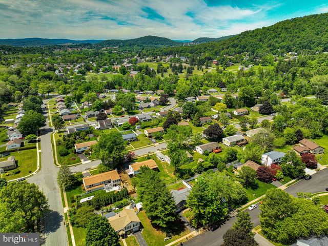 203 CATHY ANN DR, Reading, PA 19606