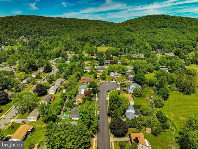 203 CATHY ANN DR, Reading, PA 19606