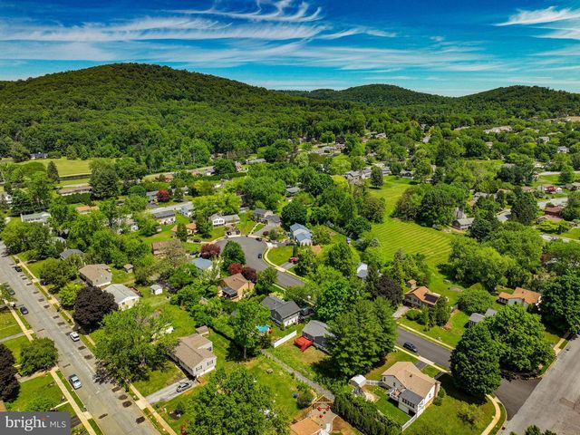 203 CATHY ANN DR, Reading, PA 19606