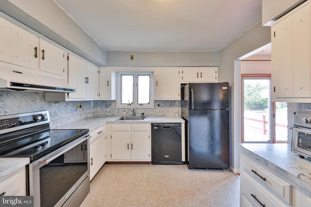 203 CATHY ANN DR, Reading, PA 19606