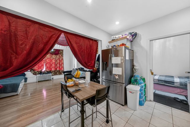2247 S 49th Avenue 7, Cicero, IL 60804
