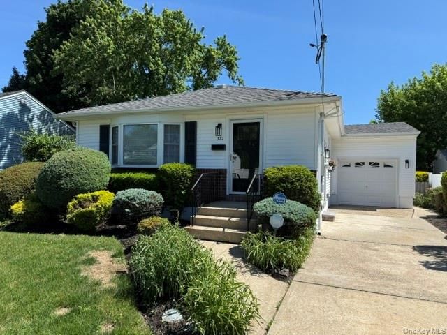 322 N Virginia Avenue, Massapequa, NY 11758