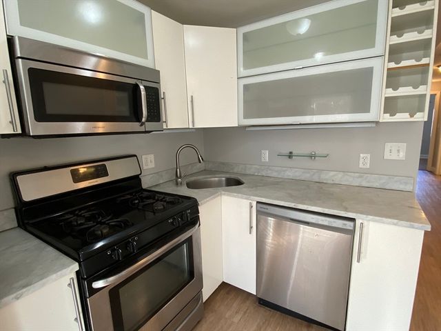 191 Everett 1, Boston, MA 02128