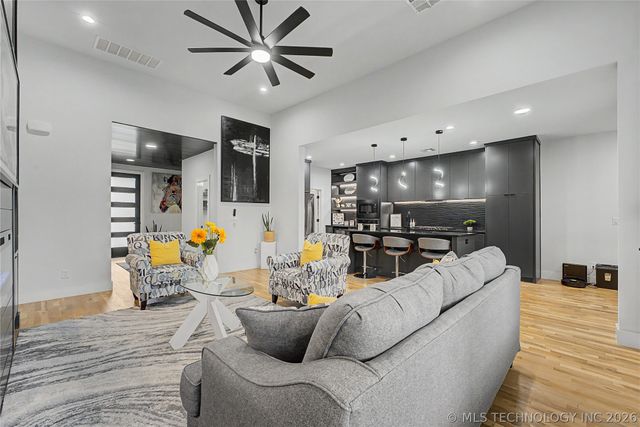 1129 W Fargo Lane, Broken Arrow, OK 74012