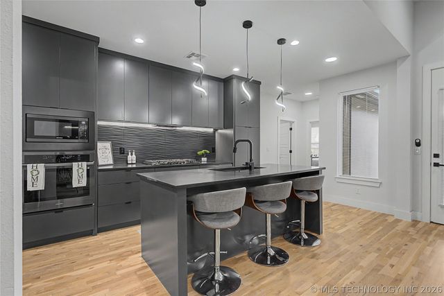 1129 W Fargo Lane, Broken Arrow, OK 74012