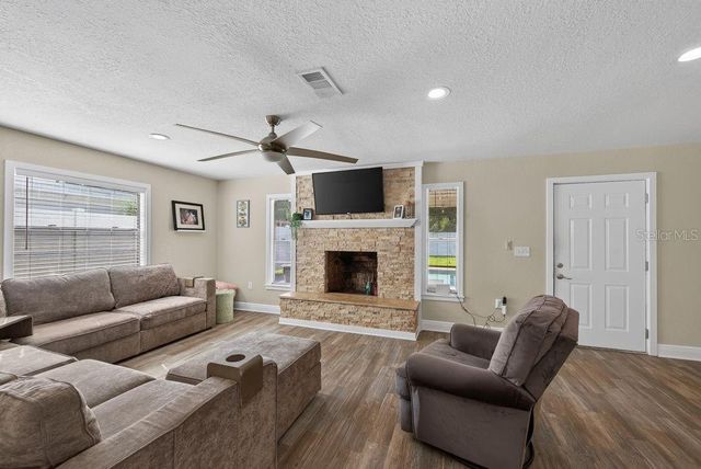 4710 W TRILBY AVENUE, Tampa, FL 33616