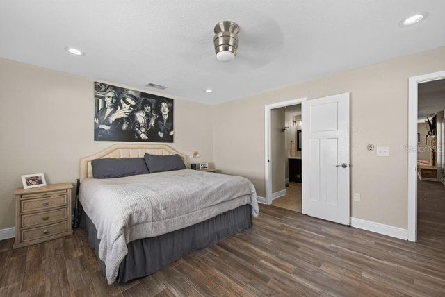 4710 W TRILBY AVENUE, Tampa, FL 33616