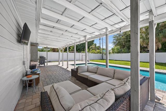 4710 W TRILBY AVENUE, Tampa, FL 33616