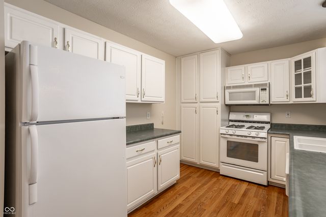 7729 Briarstone Drive, Indianapolis, IN 46227