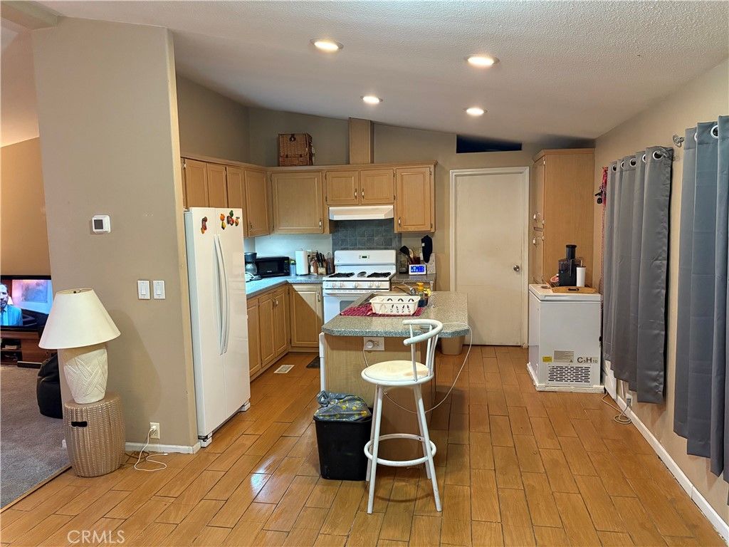 Image 11 of property listing at 6601 Eucalyptus, Bakersfield, CA 93306