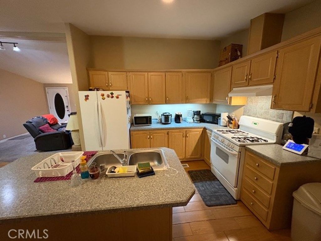 Image 13 of property listing at 6601 Eucalyptus, Bakersfield, CA 93306