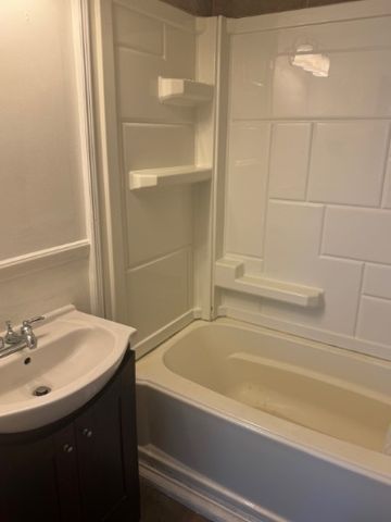 214 5th Ave, New Kensington, PA 15068