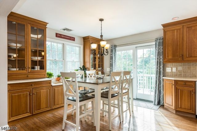 22 Sloping Hill Ter, Wayne Twp., NJ 07470