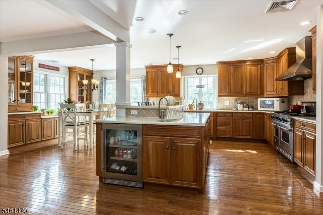 22 Sloping Hill Ter, Wayne Twp., NJ 07470