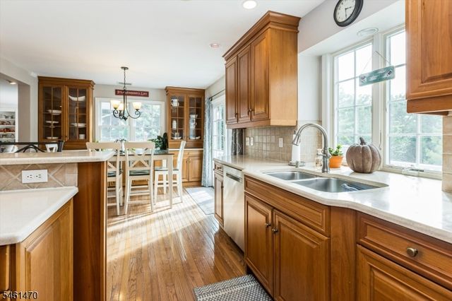 22 Sloping Hill Ter, Wayne Twp., NJ 07470