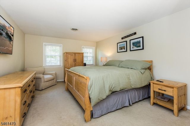 22 Sloping Hill Ter, Wayne Twp., NJ 07470