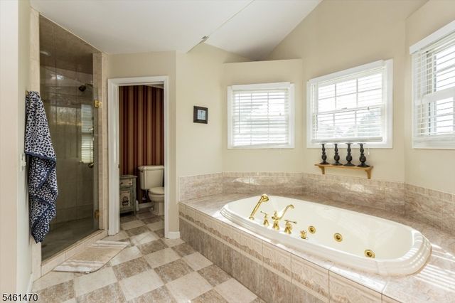 22 Sloping Hill Ter, Wayne Twp., NJ 07470