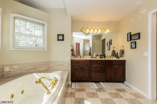 22 Sloping Hill Ter, Wayne Twp., NJ 07470