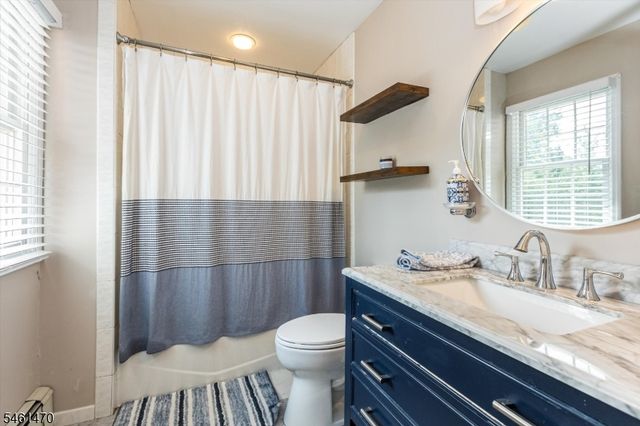 22 Sloping Hill Ter, Wayne Twp., NJ 07470