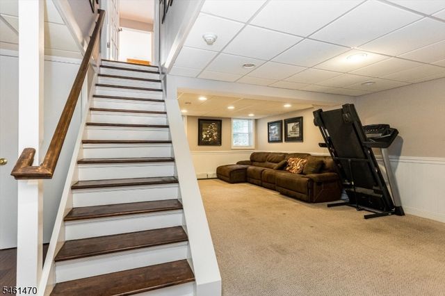 22 Sloping Hill Ter, Wayne Twp., NJ 07470