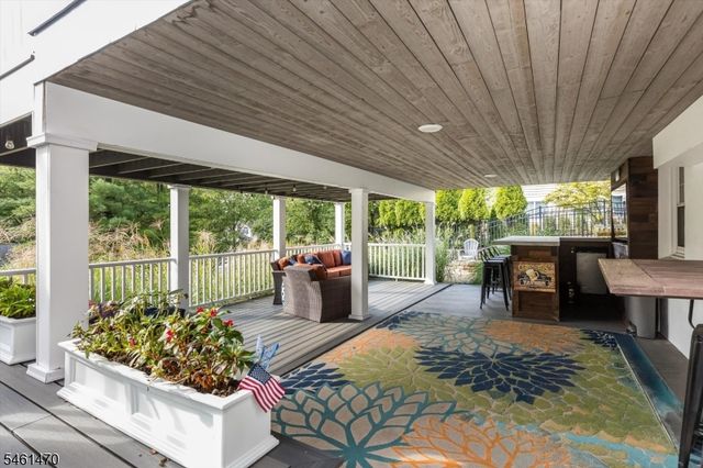 22 Sloping Hill Ter, Wayne Twp., NJ 07470