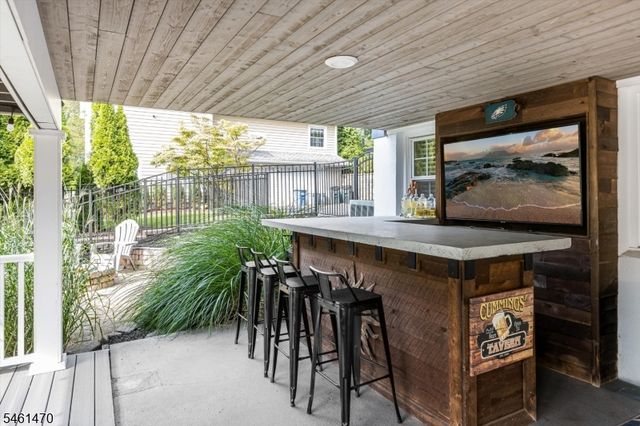 22 Sloping Hill Ter, Wayne Twp., NJ 07470
