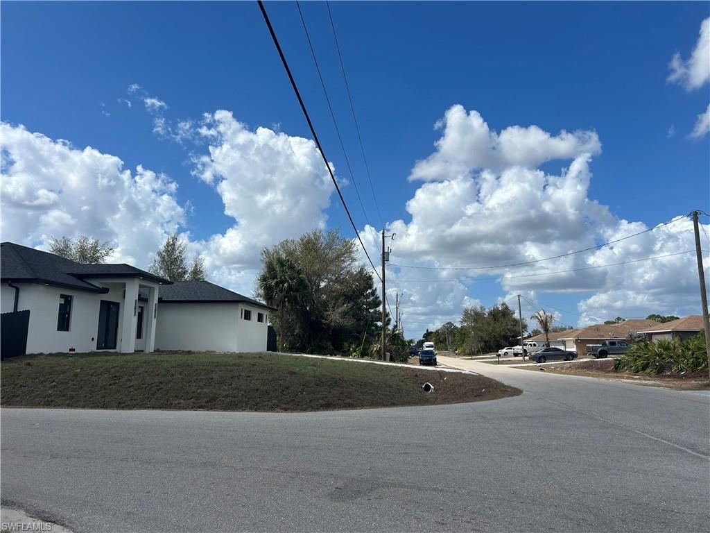 3205 8th ST, LEHIGH ACRES, FL 33971 — photo 4
