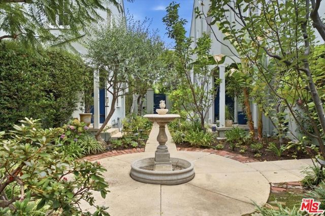 6202 Banner Avenue 1, Los Angeles, CA 90038