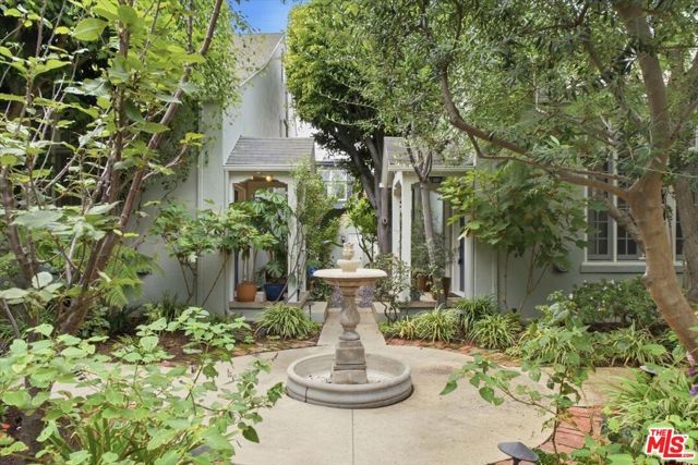 6202 Banner Avenue 1, Los Angeles, CA 90038