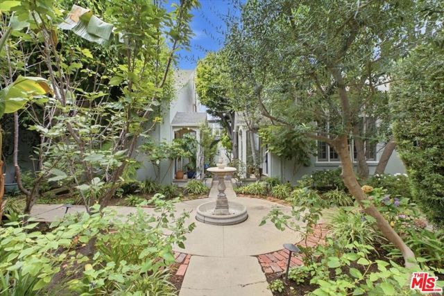 6202 Banner Avenue 1, Los Angeles, CA 90038