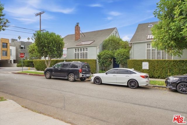 6202 Banner Avenue 1, Los Angeles, CA 90038