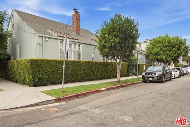 6202 Banner Avenue 1, Los Angeles, CA 90038