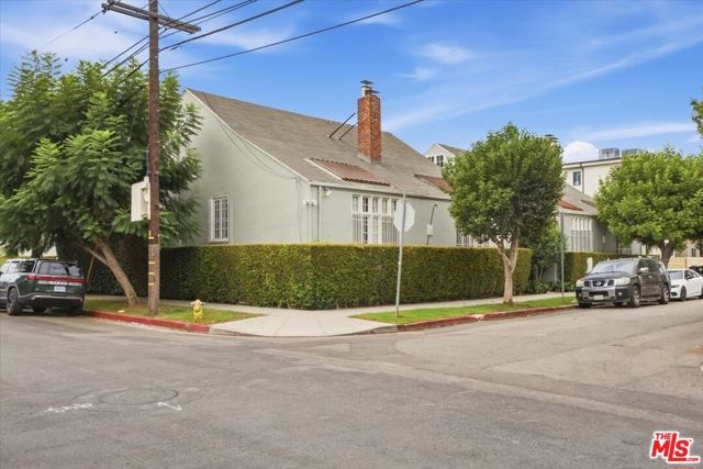 6202 Banner Avenue 1, Los Angeles, CA 90038