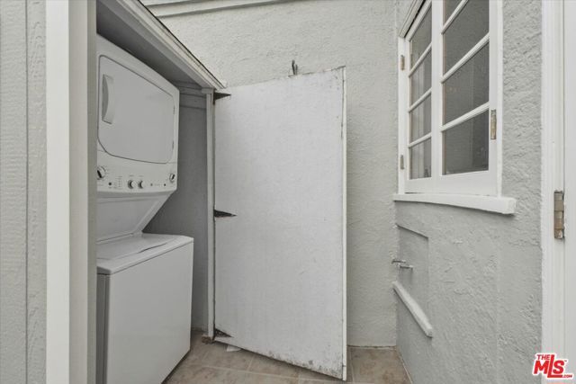6202 Banner Avenue 1, Los Angeles, CA 90038