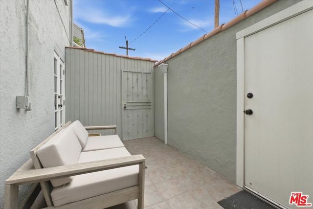 6202 Banner Avenue 1, Los Angeles, CA 90038