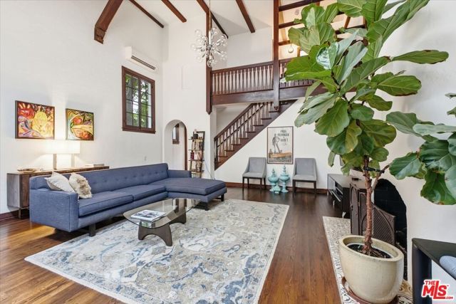 6202 Banner Avenue 1, Los Angeles, CA 90038