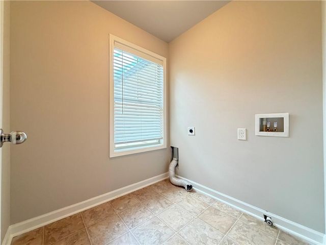 316 Cashes Court, Lilburn, GA 30047