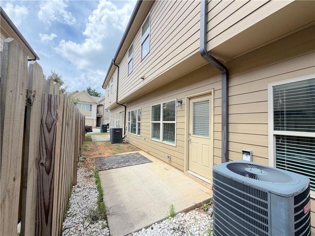 316 Cashes Court, Lilburn, GA 30047